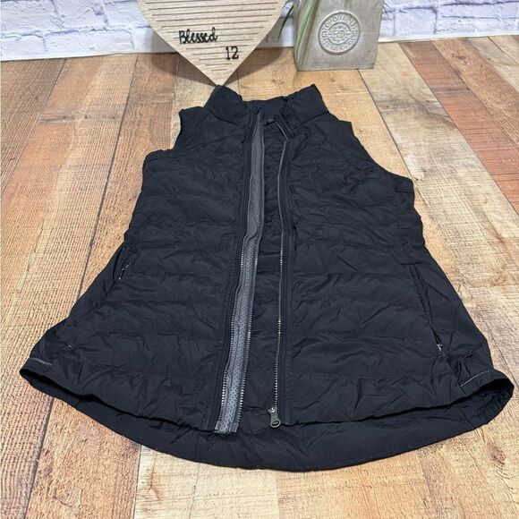 Lululemon black goose down vest *missing logo on back* - Picture 13 of 13